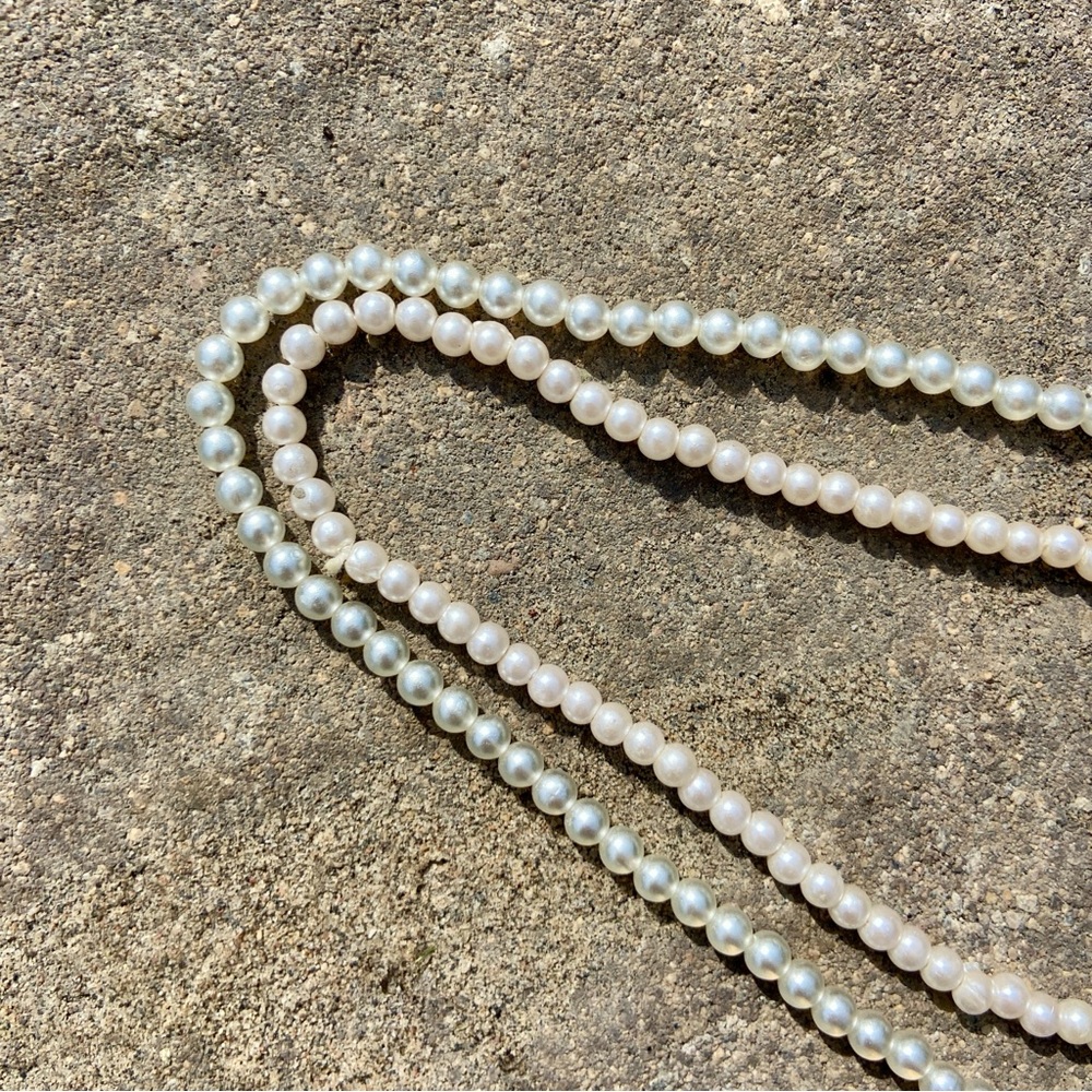 Vintage // faux pearl necklace set